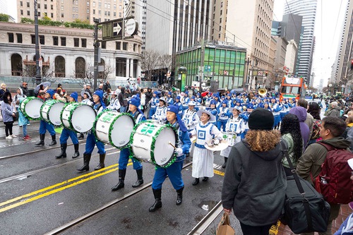 Image for article California: La Banda Marchante Tian Guo, favorita en el Desfile del Día de San Patricio en San Francisco