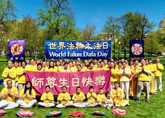 Image for article Boston: a la gente les encanta las actividades del Dia Mundial de Falun Dafa realizadas por los practicantes
