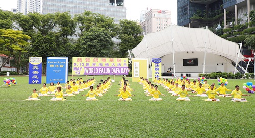 Image for article Singapur: Celebrando el Día Mundial de Falun Dafa en Hong Lim Park