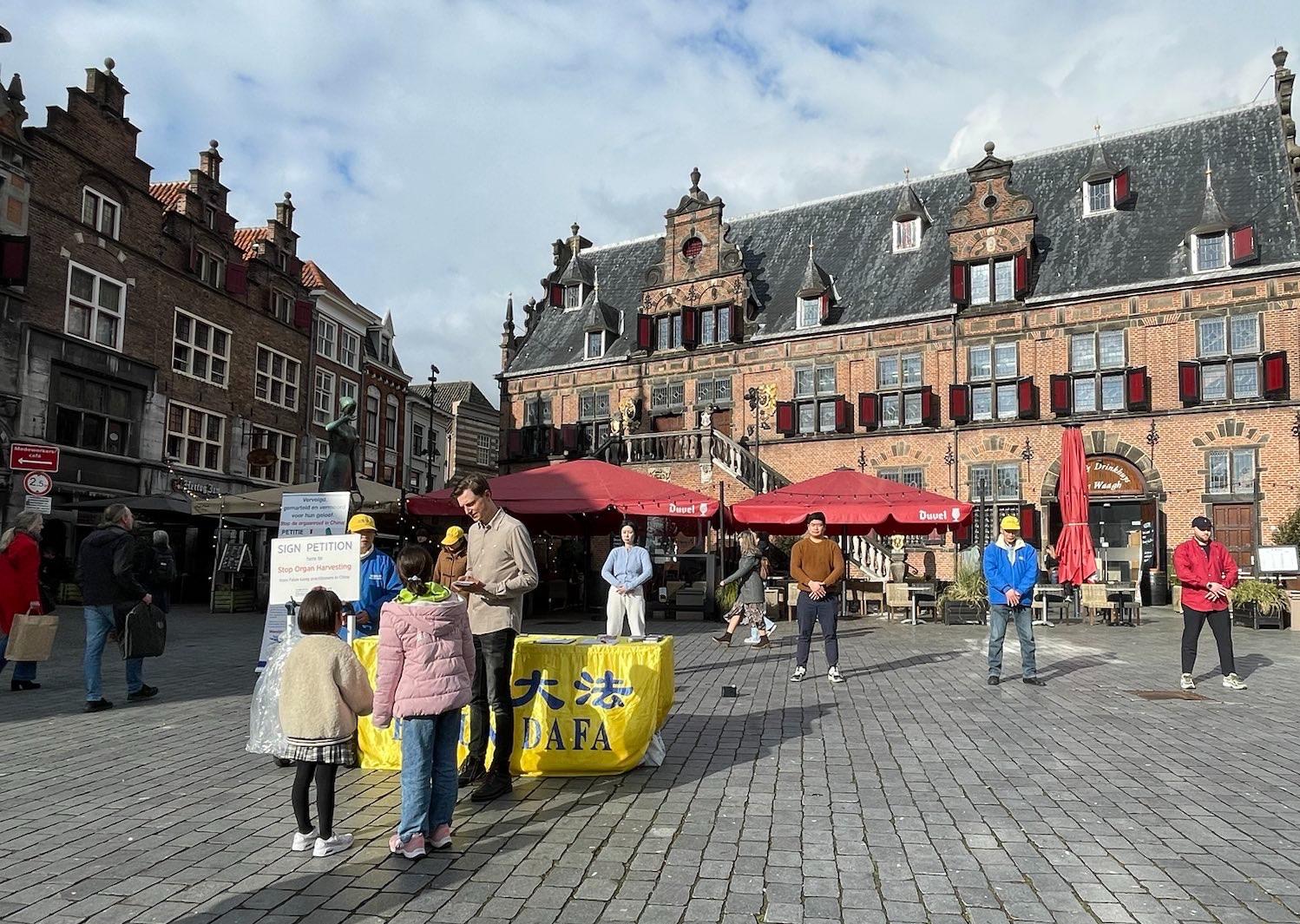 Image for article En Nimega y otras ciudades de los Países Bajos: los neerlandeses condenan los crímenes de la sustracción de órganos del PCCh