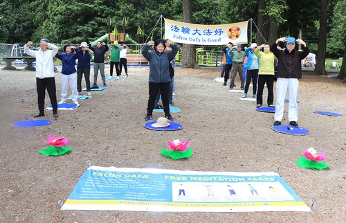 Image for article Seattle: Falun Dafa despertó el interés de muchos en un parque local
