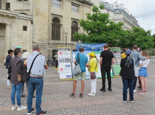 Image for article Estudiante universitario en París: Gracias por darnos a conocer Falun Dafa