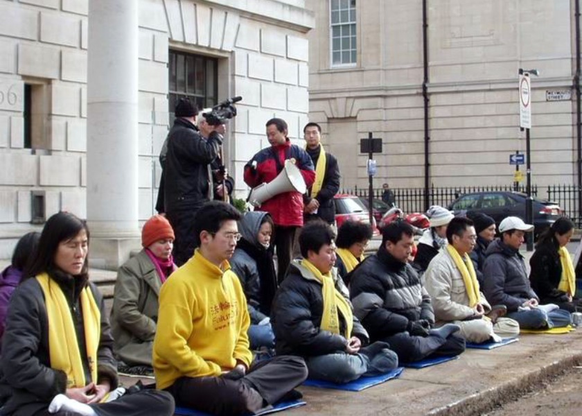 Image for article ​Reino Unido: Continúa protesta pacífica en la Embajada de China desde hace más de 21 años