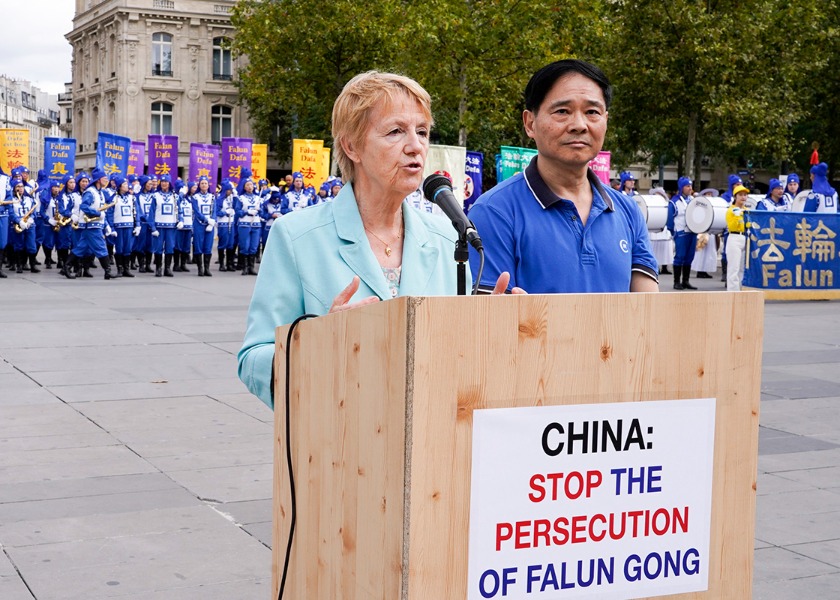 Image for article Europa: Funcionarios del Gobierno expresan su apoyo a Falun Dafa en una manifestación en París