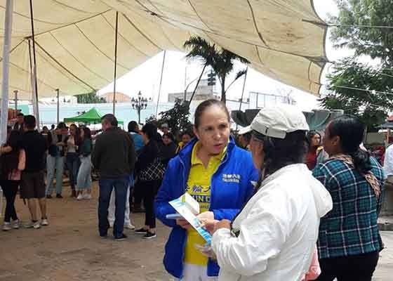 Image for article San Agustin Tlaxco, México: La gente ama Falun Dafa en la Feria