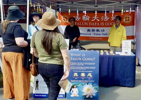 Image for article Australia: Los lugareños expresan su apoyo a Falun Dafa durante el Festival de Primavera de Springwood