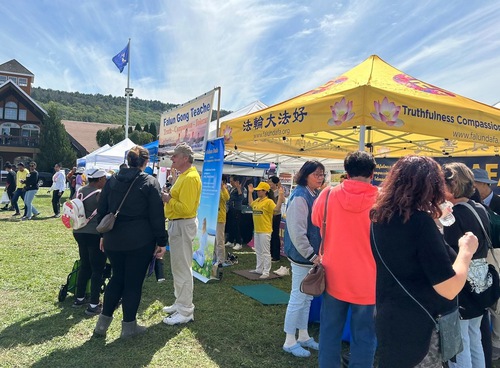 Image for article Condado de Orange, Nueva York: Presentación de Falun Dafa en el Festival Anual de la Luna
