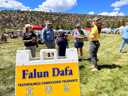 Image for article Presentando Falun Dafa en Colorado en eventos comunitarios