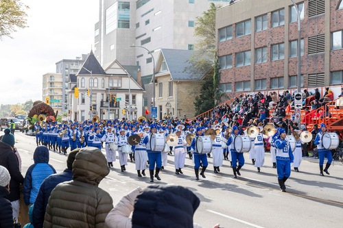 Image for article Waterloo, Canadá: La Banda Marchante Tian Guo elegida como colofón del desfile de Acción de Gracias