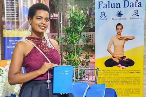 Image for article República Dominicana: Falun Dafa es bienvenido en la Feria Internacional del Libro