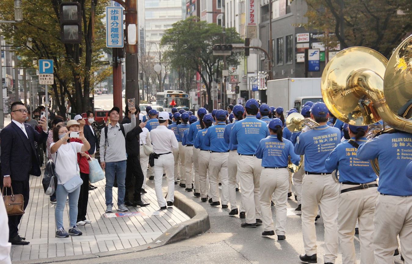 Image for article Japón: desfile en Fukuoka celebra que 420 millones de personas renunciaron al PCCh