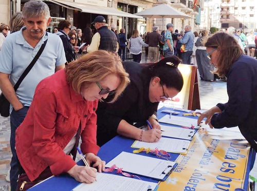 Image for article España: La gente de Cartagena apoya Falun Dafa