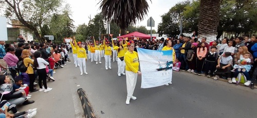 Image for article México: Falun Dafa es bienvenido en el desfile de la Feria de Tlaxcala 2023