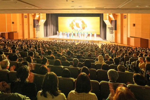 Image for article Shen Yun comienza la temporada 2024 en Nagoya, Japón: “Una experiencia conmovedora e inolvidable”
