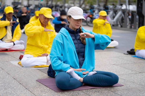 Image for article San Francisco, California: Practicantes muestran la belleza de Falun Dafa a través de las celebraciones del Día Mundial de Falun Dafa