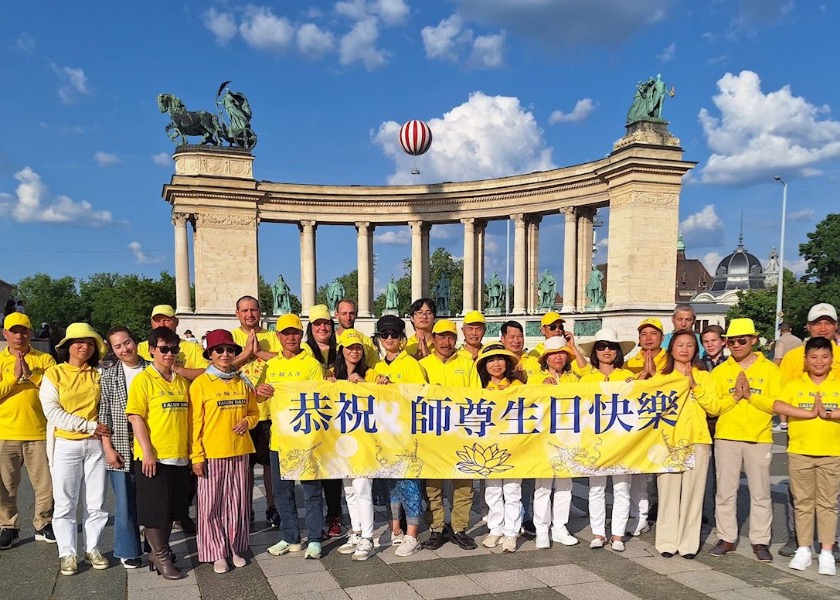 Image for article Hungría: Celebrando el Día Mundial de Falun Dafa en Budapest