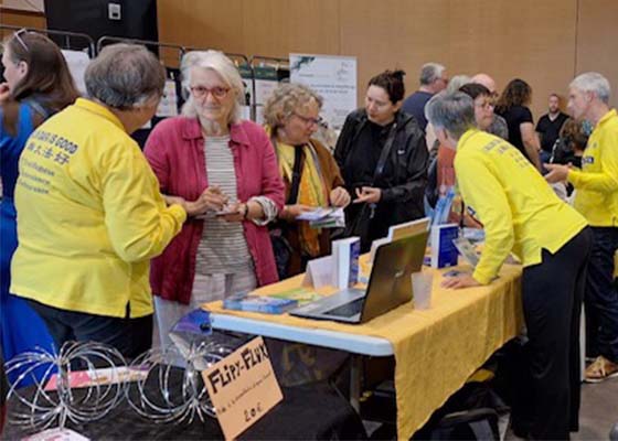 Image for article Francia: Falun Dafa recibe una calurosa acogida en la Expo de la Salud