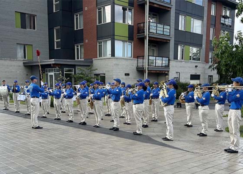 Image for article Ottawa, Canadá: Presentando a Falun Dafa a las comunidades durante el Festival CRIC