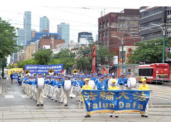 Image for article Toronto: Manifestación y desfile celebran los 430 millones de personas que renunciaron al PCCh