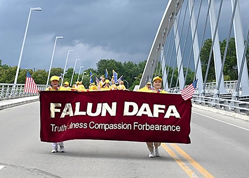 Image for article Ohio, EE. UU.: Falun Dafa es bienvenido en el desfile del Día de la Independencia de Columbus