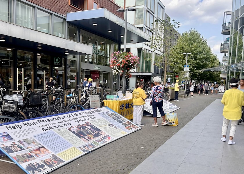 Image for article Países Bajos: La gente de Hoofddorp y Amste conocen sobre Falun Dafa y la persecución en China