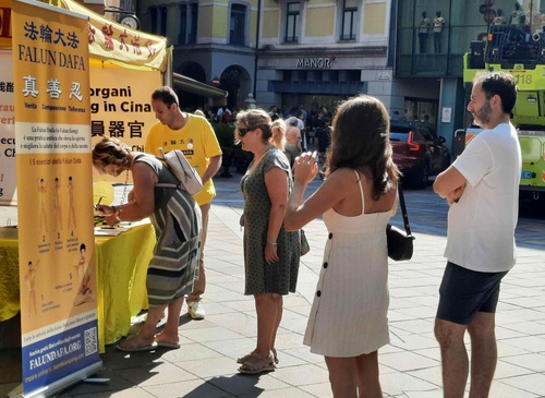 Image for article ​Suiza: la gente apoya y admira a Falun Dafa