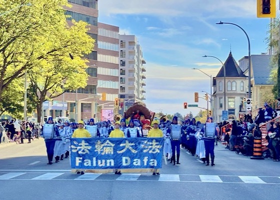 Image for article Kitchener, Canadá: Falun Dafa es popular en el Oktoberfest de Kitchener-Waterloo 2024