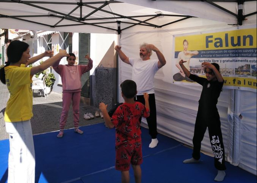 Image for article España: Presentación Falun Dafa al público en una exposición de salud