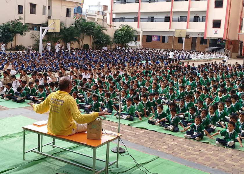 Image for article ​Escuelas en la India abrazan Falun Dafa