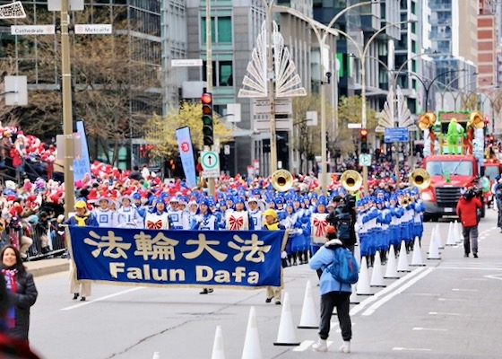 Image for article Canadá: La Banda Marchante Tian Guo fue recibida en el Desfile de Navidad de Montreal