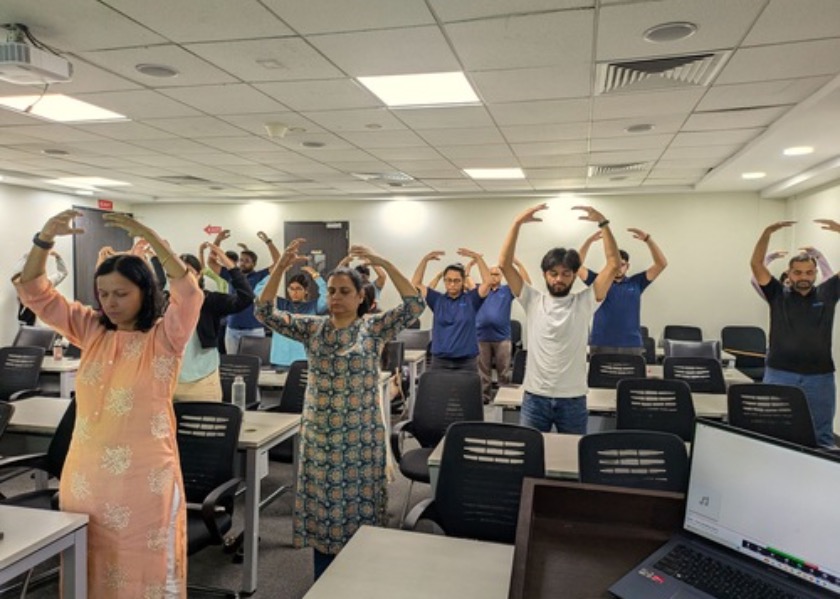 Image for article ​India: Clase Introductoria de Falun Dafa en empresas multinacionales y corporaciones en Pune