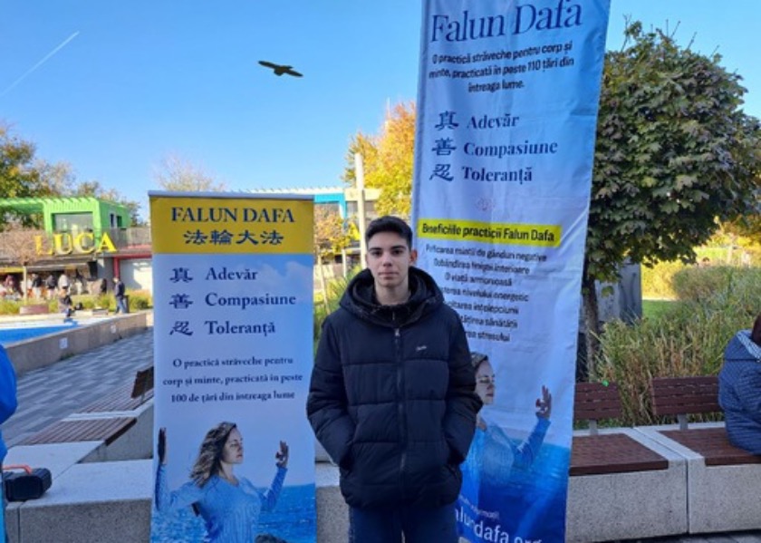 Image for article Rumania: La gente está preocupada por la persecución a Falun Dafa y firmó una petición para ayudar a ponerle fin