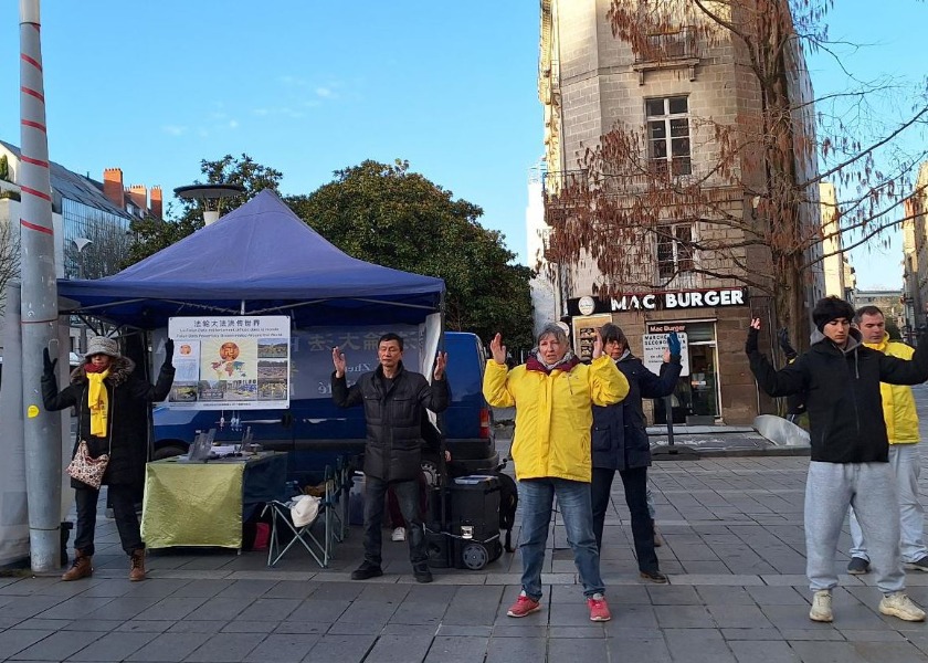 Image for article ​Francia: La gente condena la persecución a Falun Dafa durante las actividades generando conciencia