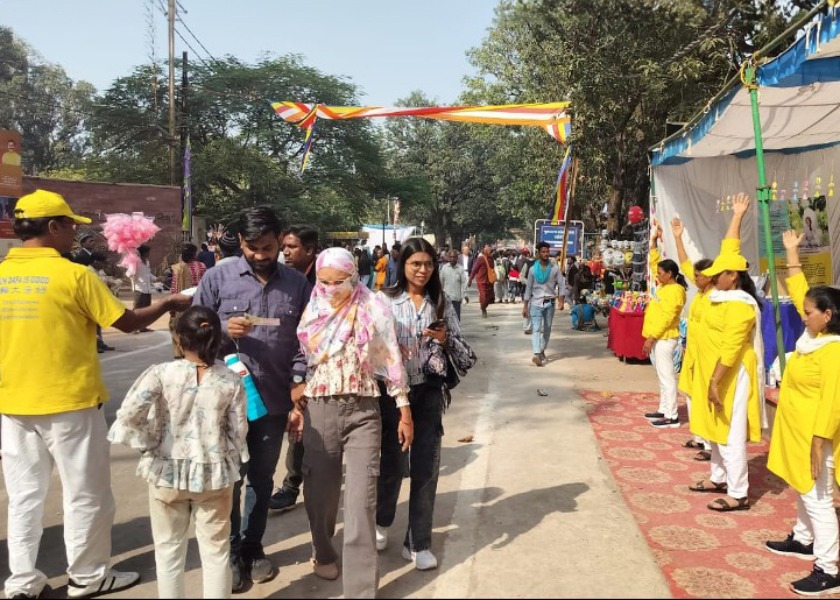 Image for article ​India: Falun Dafa atrae la atención de los medios en el Festival Mahabodhi