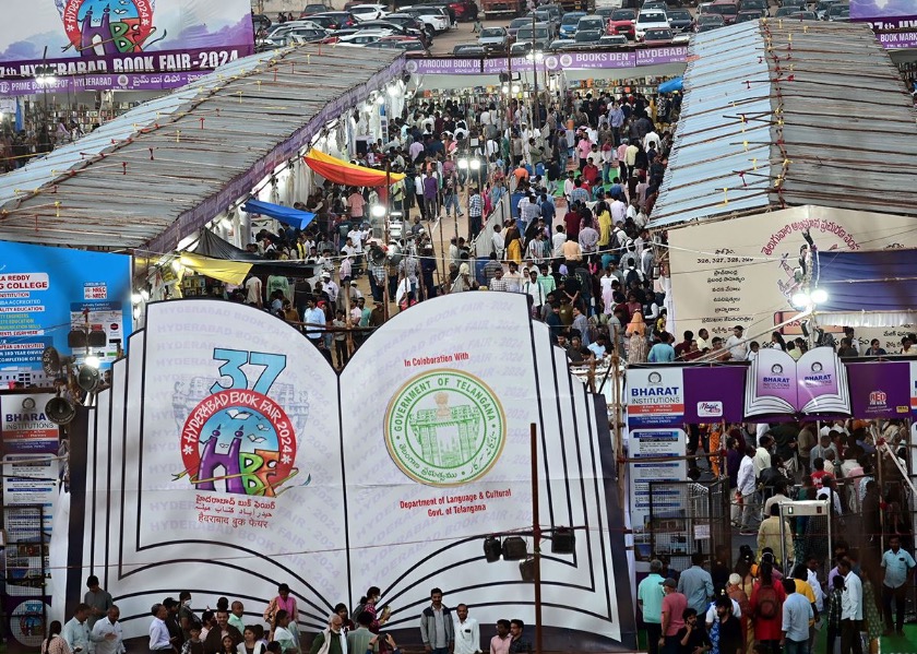 Image for article ​India: Presentando Falun Dafa en las ferias del libro en el sur de la India