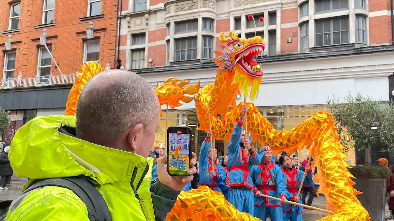 Image for article Irlanda: dando a conocer Falun Dafa en el Festival de las Linternas de Dublín