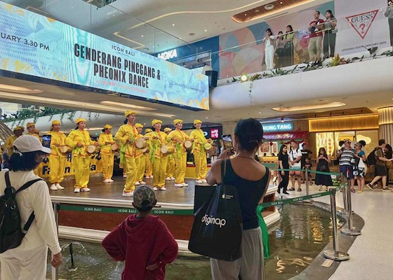 Image for article Bali, Indonesia: Presentando Falun Dafa en las celebraciones del Año Nuevo Lunar