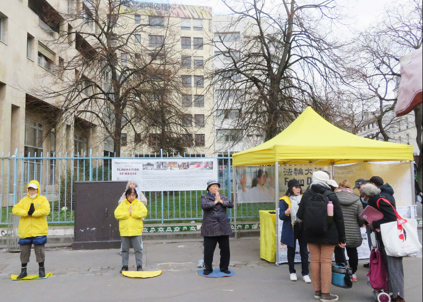 Image for article Francia: Parisinos expresan su apoyo a Falun Dafa