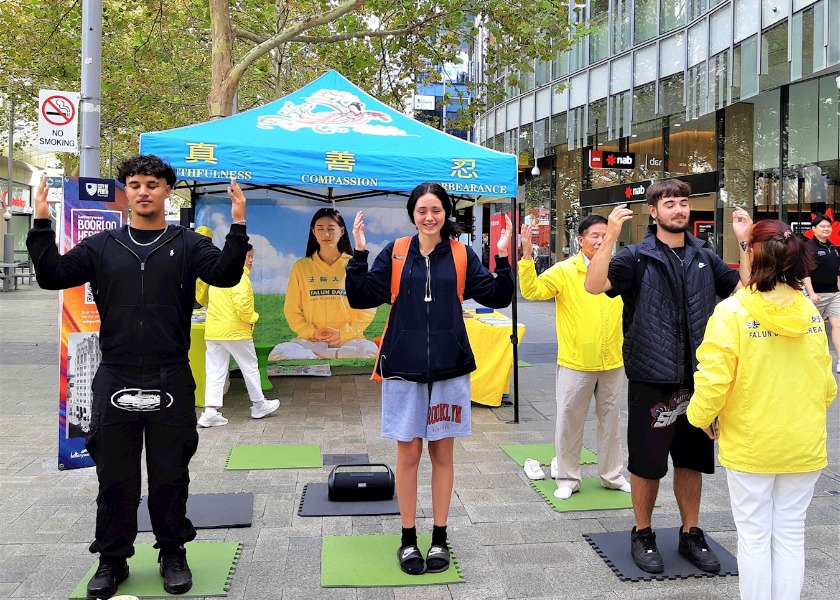 Image for article Australia: Manifestación pacífica frente al Consulado de  China en Perth para conmemorar el aniversario de la Apelación Pacífica del 25 de Abril