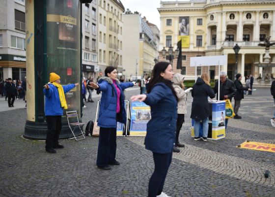 Image for article Los eslovacos firman una petición pidiendo el fin a la persecución de Falun Dafa