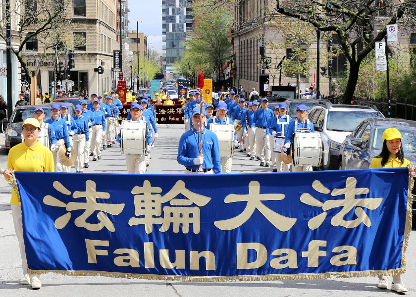 Image for article Canadá: Reunión y desfile en Toronto para celebrar el Día de Falun Dafa (Primera parte)