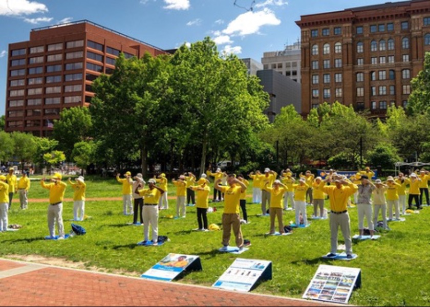 Image for article Pensilvania, EE. UU.: Celebración del Día Mundial de Falun Dafa en la Plaza de la Independencia