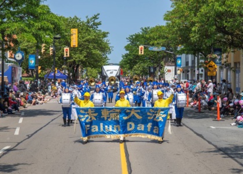 Image for article Toronto, Canadá: Los residentes elogian a Falun Dafa en los desfiles