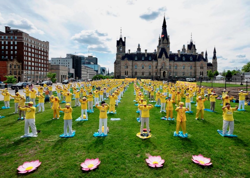 Image for article Ottawa, Canadá: Miembros del Parlamento se unen a las celebraciones del Día Mundial de Falun Dafa