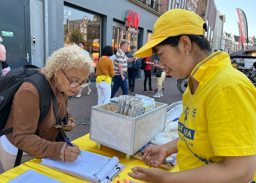 Image for article Países Bajos: Residentes de Leeuwarden apoyan a Falun Dafa