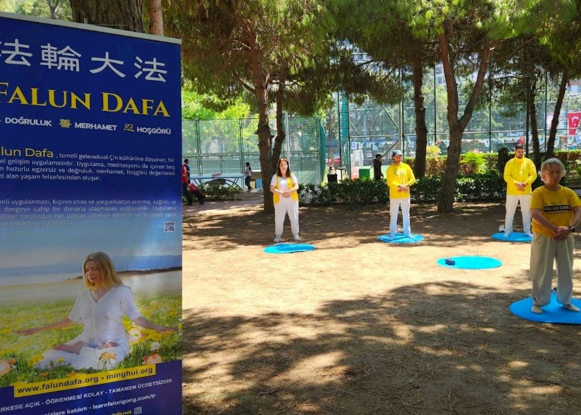 Image for article Estambul, Turquía: Presentación de Falun Dafa en un Festival del Medio Ambiente