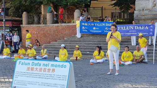 Image for article Italia: Practicantes de Falun Dafa se manifiestan pacíficamente en Roma para recordar el esfuerzo de 26 años por poner fin a la persecución