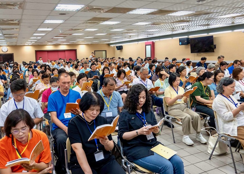 Image for article Taipéi, Taiwán: Los asistentes comparten sus experiencias de cultivación y mejoran juntos
