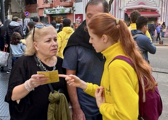 Image for article Argentina: El público apoya la resistencia pacífica de los practicantes contra los 26 años de persecución en China