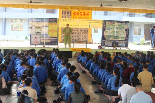 Image for article India: Sesiones de presentación de Falun Dafa en escuelas tibetanas